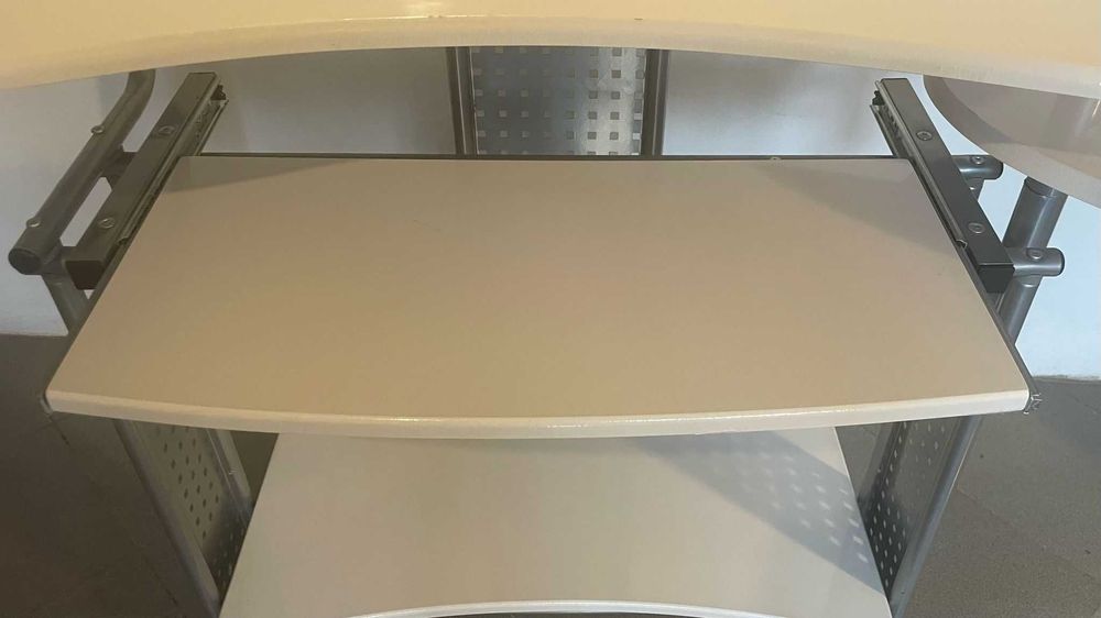 Secretária Multifuncional - Nova ainda Plastificada