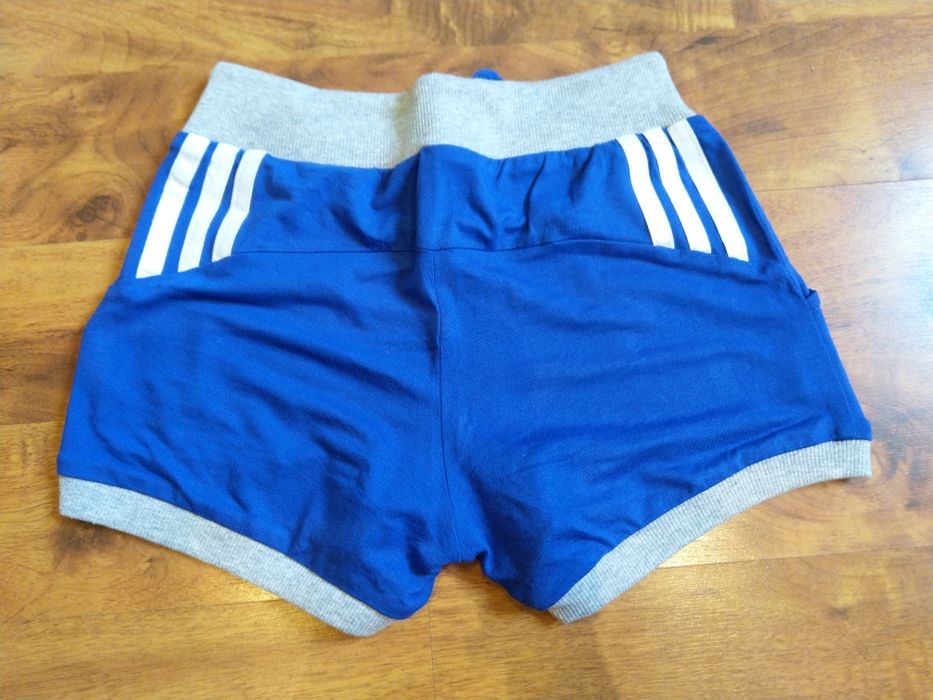 Spodenki sportowe.