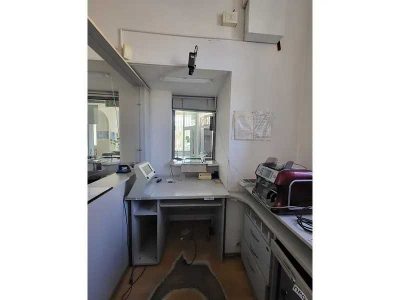 Приміщення відділення банку, 150,7 кв. м, вул. Залізнична, 17