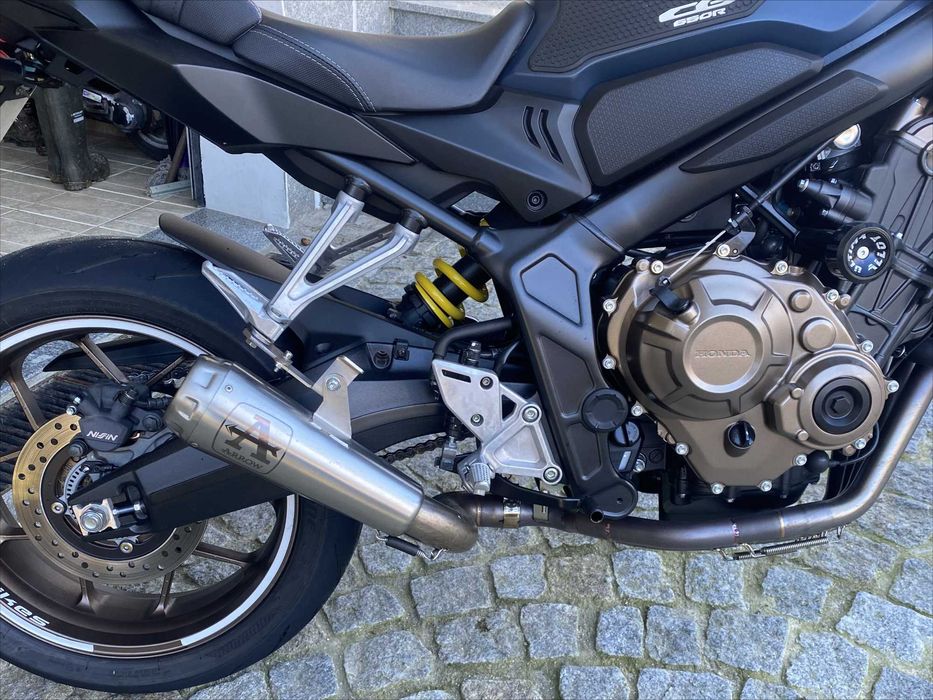 Honda CB650R em excelente estado!