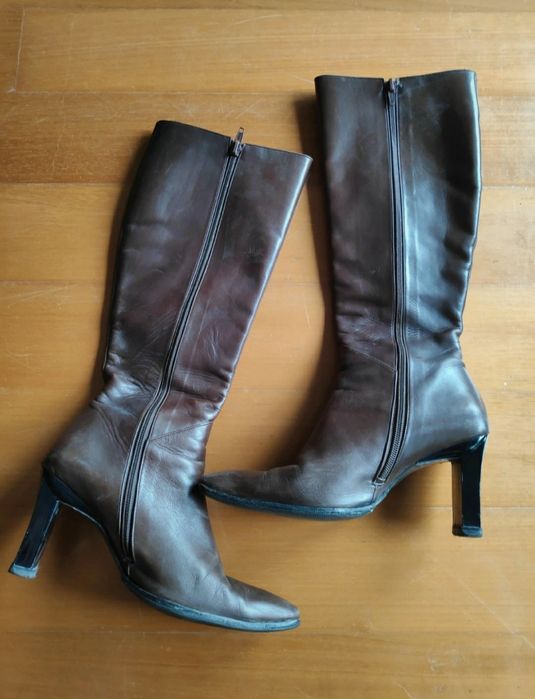 Botas de cano alto castanho escuro - Tam 36