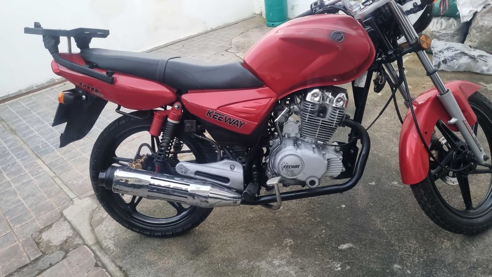 Vendo keeway de 2004 1.000