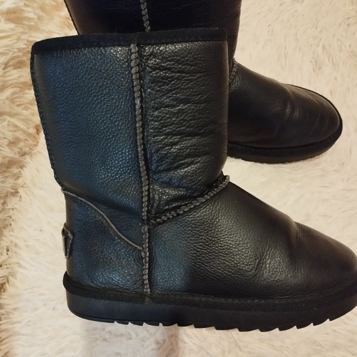 Чобітки жіночі, угги  натуральна шкіра.