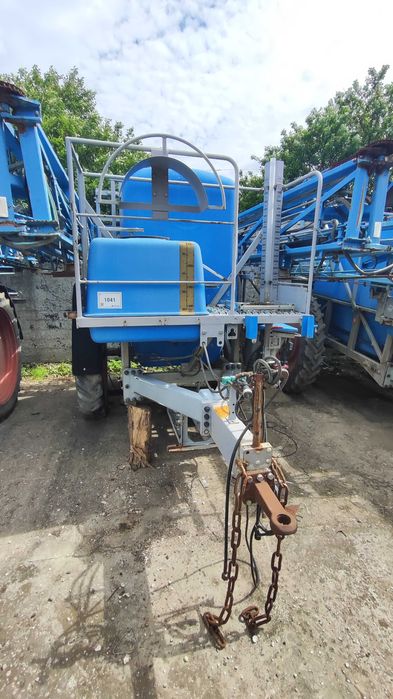 Оприскувач причіпний Primus 35