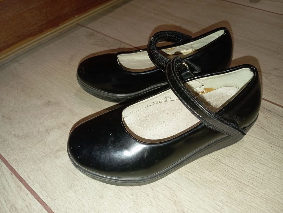 Туфлі для дівчинки