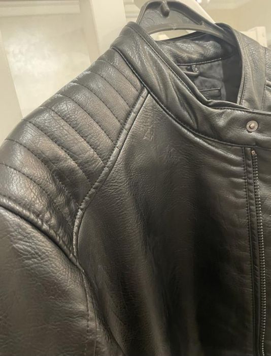 Чоловіча куртка oodji