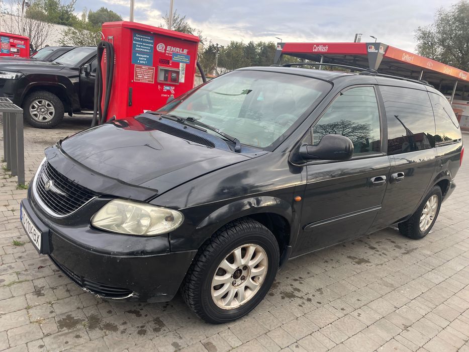 Автомобіль Chrysler Voyager