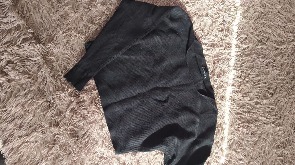Czarny sweter Mohito