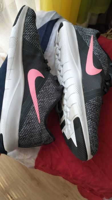 Buty sportowe firmy NIKE FLEX roz. 41.