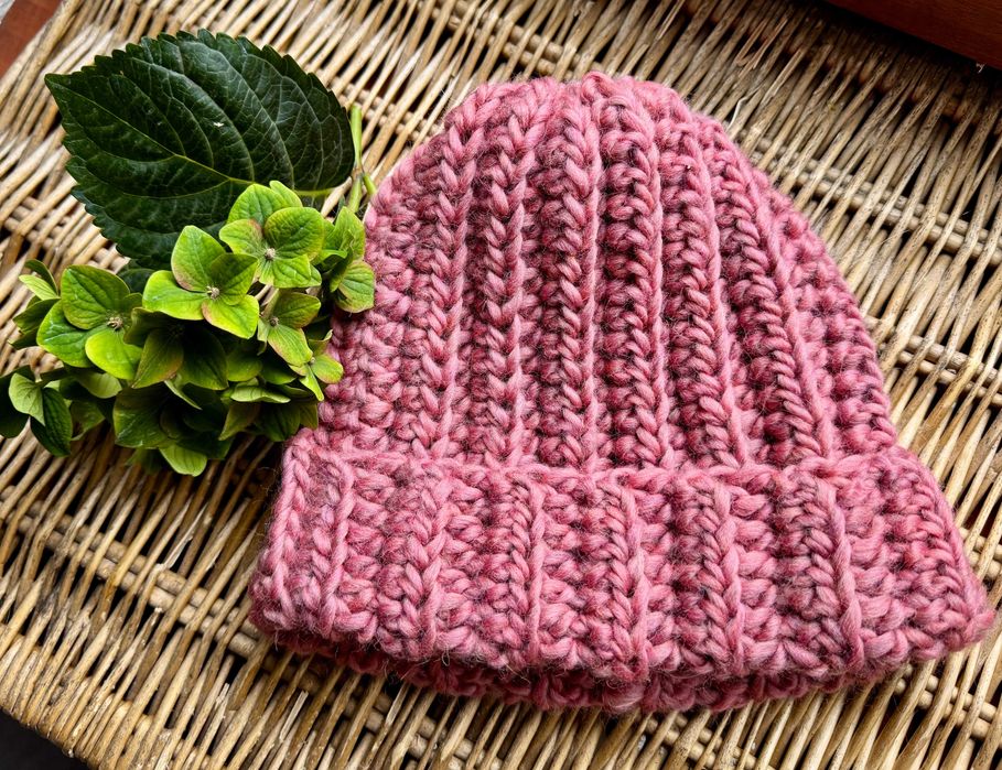 Black czapka wełniana MALINOWA wełna peruwiańska HANDMADE czerwona