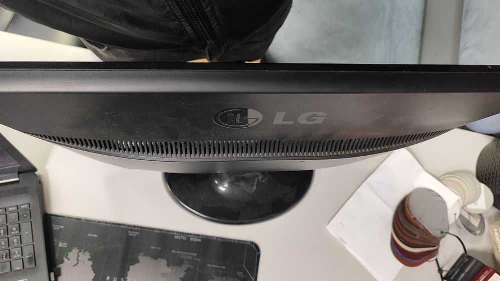 Монітор LG Flatron W2243S