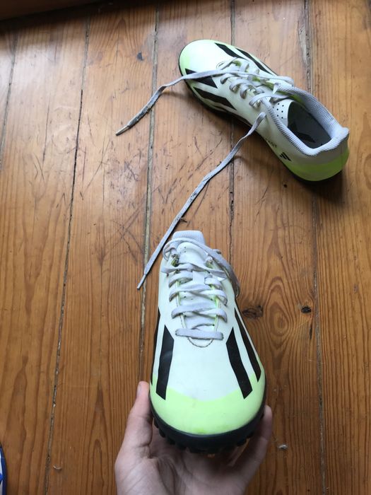 Chuteiras Adidas Turf - Quase Novas