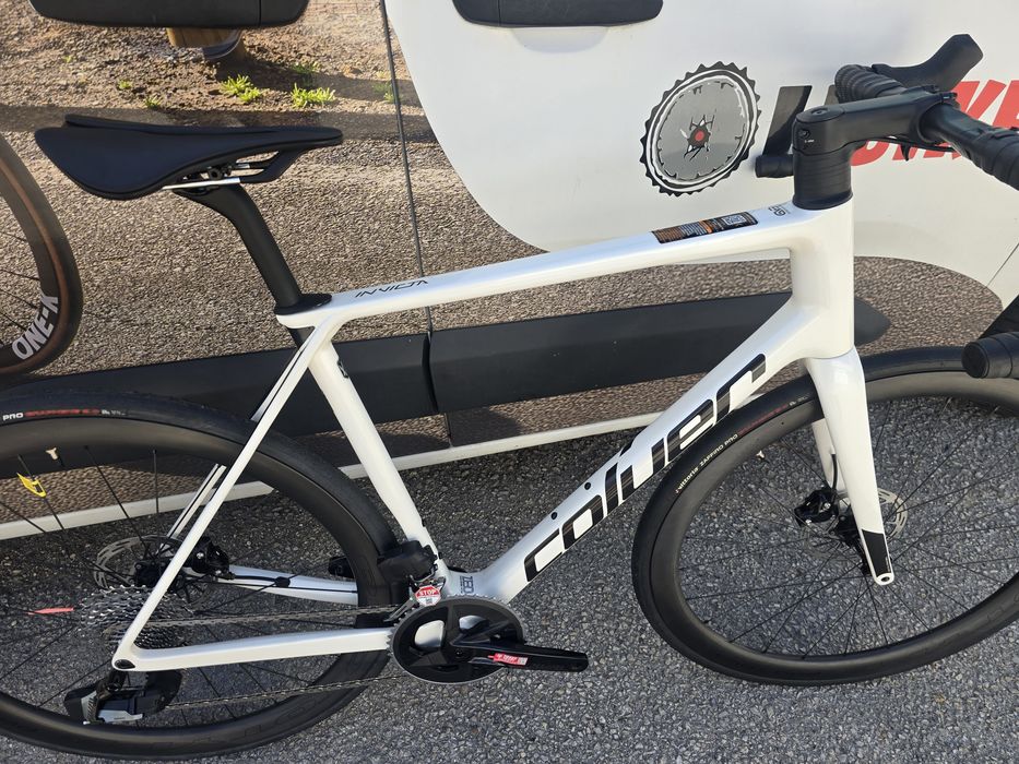 Bicicleta de carbono com axs e rodas  carbono