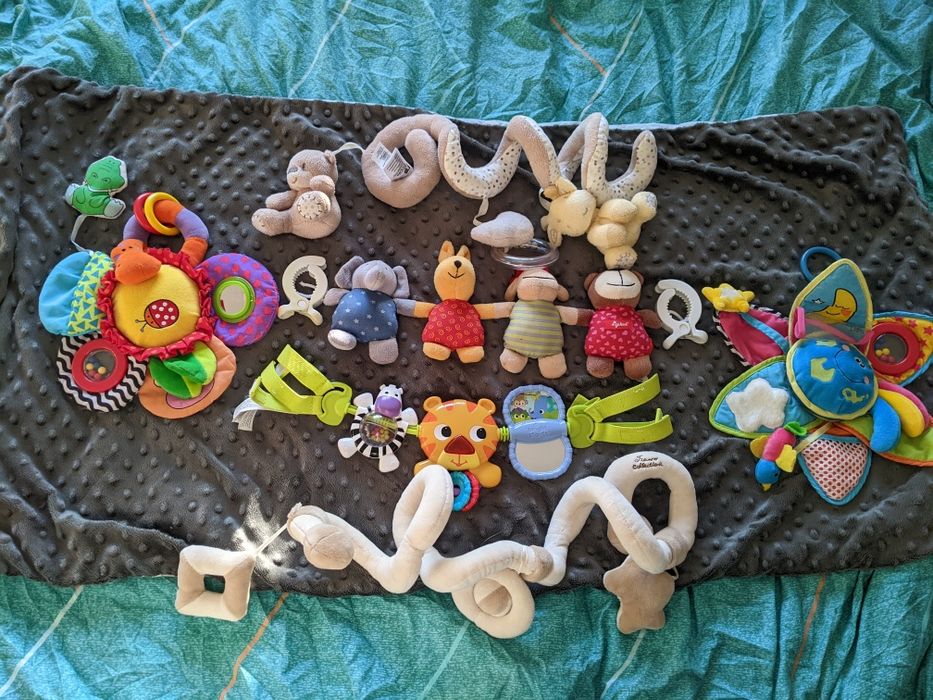 Іграшки для каляски чи ліжечка