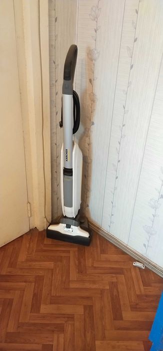 Продам моющий пылесос Керхер новый