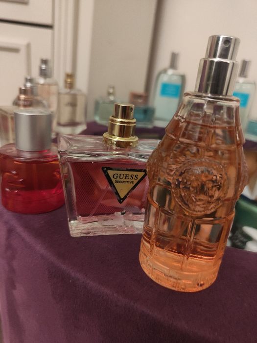 Trzy damskie perfumy guess Versace itp
