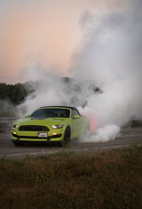 Аренда авто Мустанг кабриолет и Камаро на фотосессию свадьбу съемку!