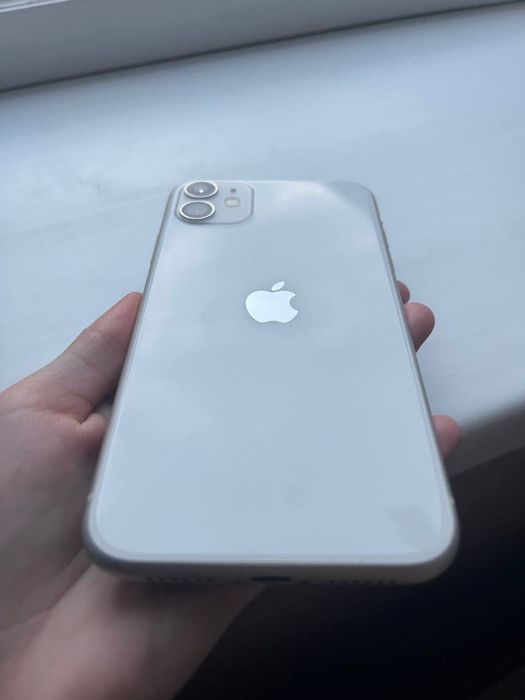 Продам iPhone 11 128 ГБ Neverlock