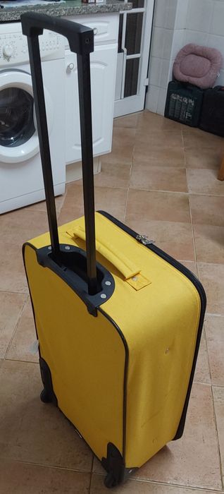 MALA PEQUENA DE PORÃO. Casa,Quarto, Sala, Arrumação, Mudanças, Férias.