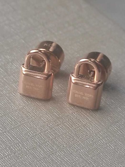 Nowe kolczyki Michael Kors