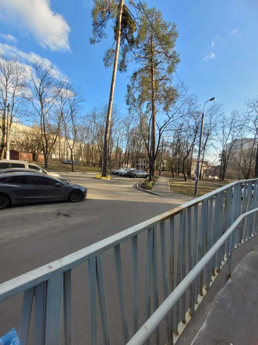Продам 1к Святошинский р-н м Ак.городок вул Чернобильська буд 9-А