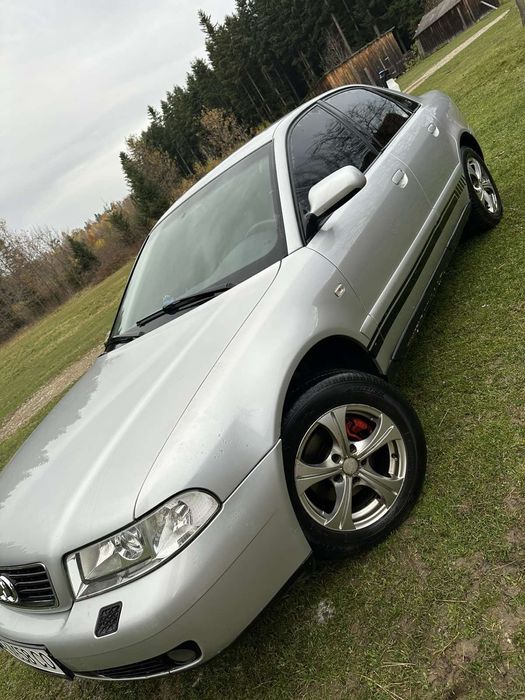 Продам авді а4 б5 стан 9 із 10 не гнила без ііржі ітак далі колеса зима літо на тітанах мотор без нарікань 1:6 бінзін жвавий машина пригнана з Литви 5 років тому хто купи ни пожаліє