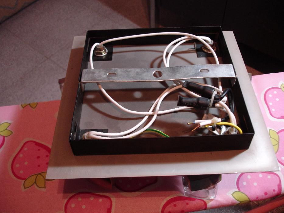 Aplique/candeeiro de 4 focos ajustáveis