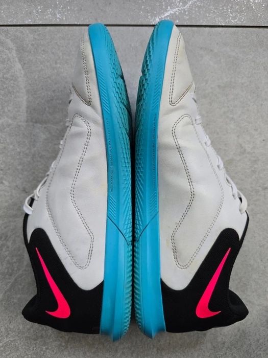 Buty piłkarskie Nike Tiempo Legend 9 Club rozm. 42,5