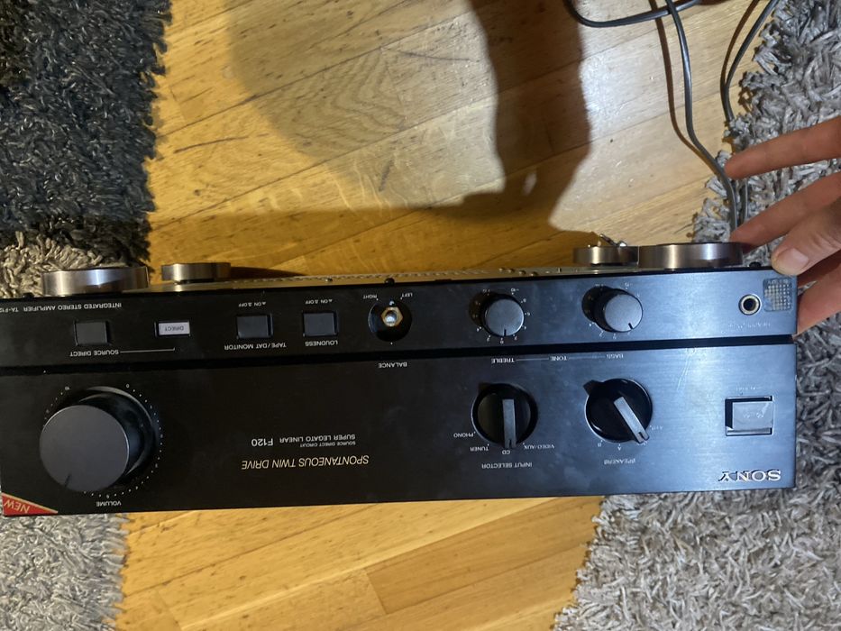 Підсилювач тюнер 200v JVC