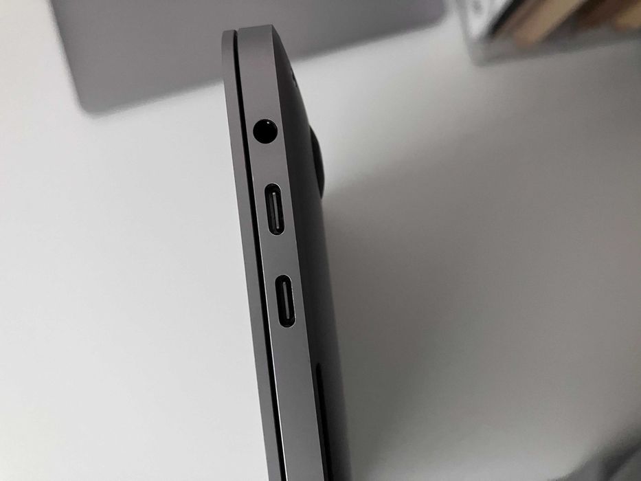 Apple MacBook Pro 16" 2019 A2141 – Para peças ou reparação