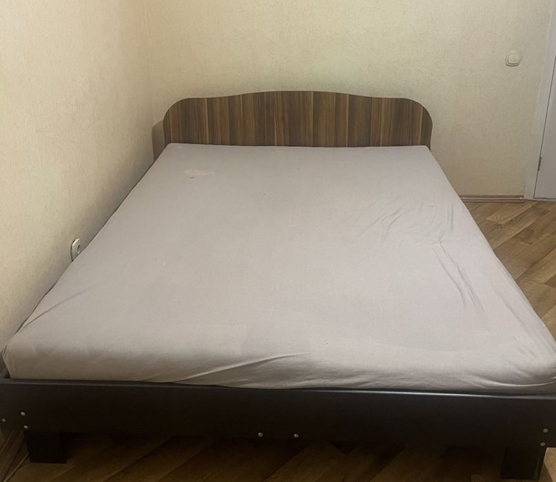 Кровать двуспальная