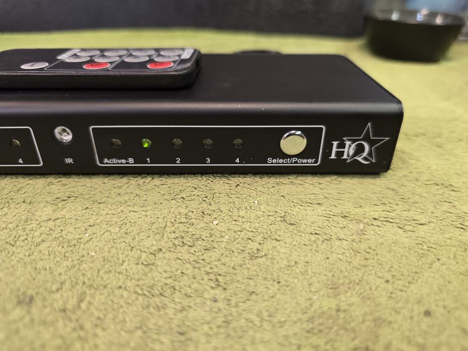 Rozdzielacz sygnału HDMI 4-2 + pilot nowy.