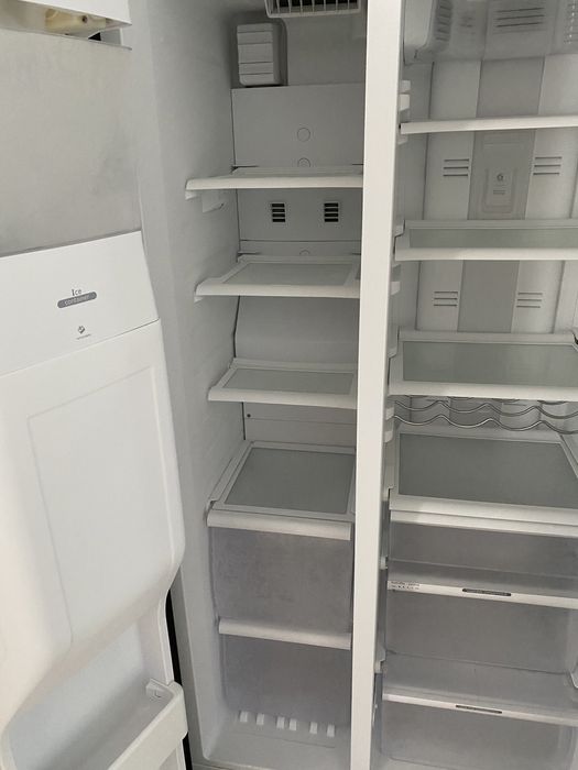 Frigorífico americana exterior todo em espelho