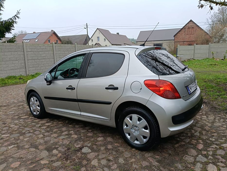 Peugeot 207 1.4 8v ładny