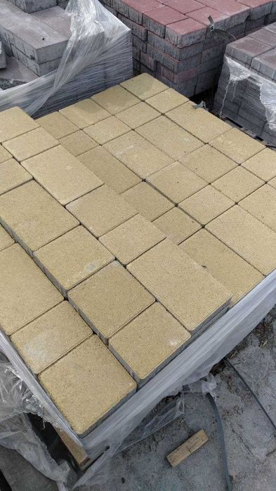 БРУКІВКА, виготовлення бруківки, бетонних виробів, буд блоків