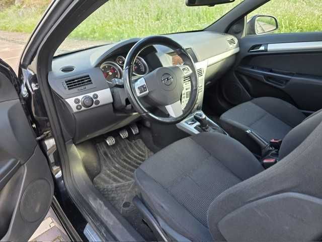 Opel Astra GTC 1.9 CDTI 150cv Ano 2010 OPC Line