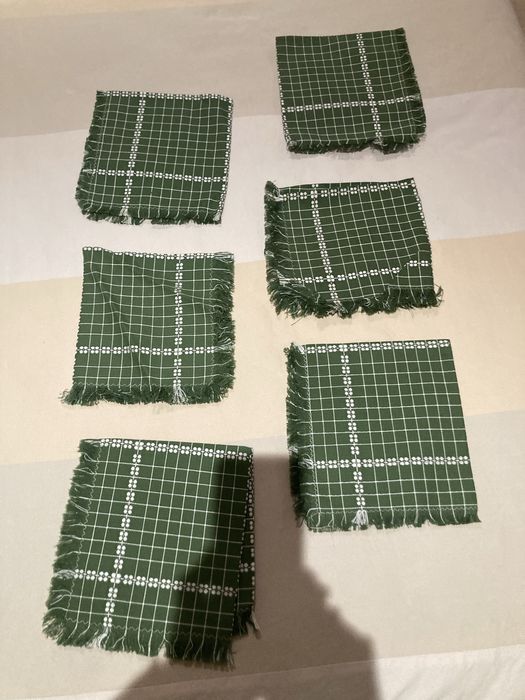 Toalha de mesa verde com 6 guardanapos- NOVA