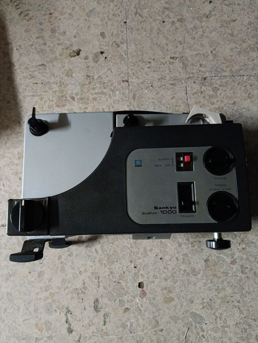 Projetor de filmes Sankyo Dualux 1000