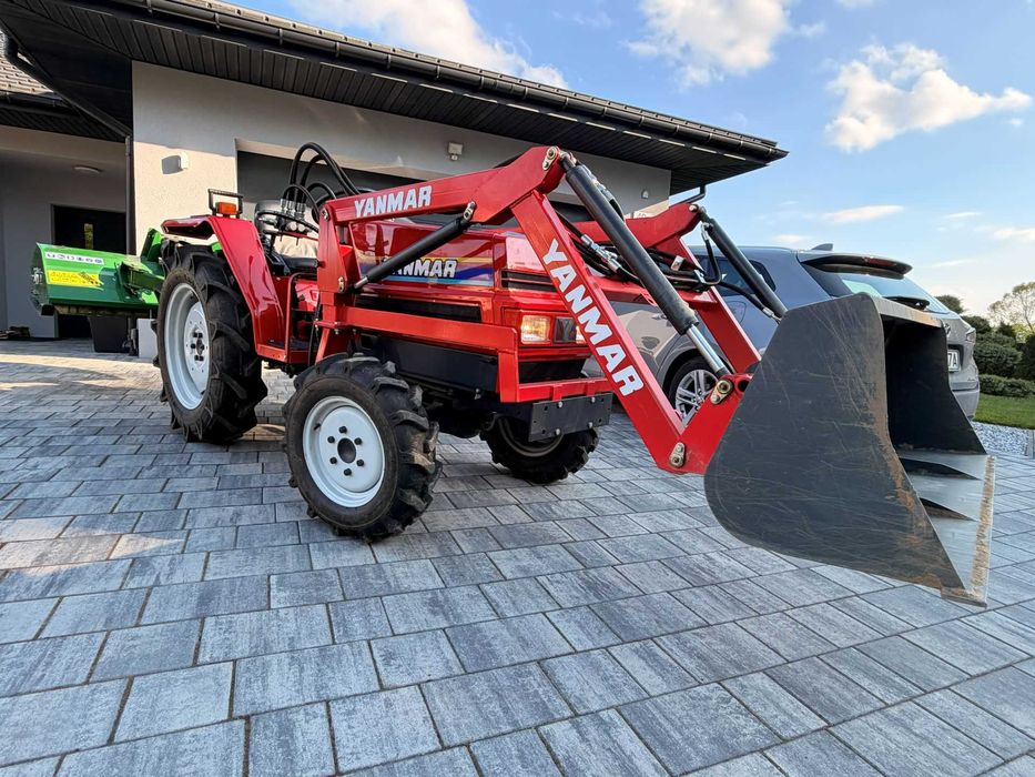 Traktorek YANMAR z kosiarką bijakową