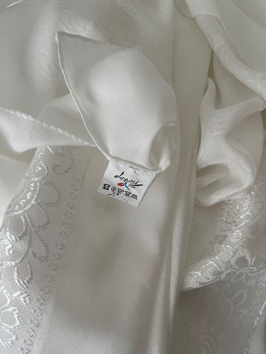 Хустка біла в ідеальному стані