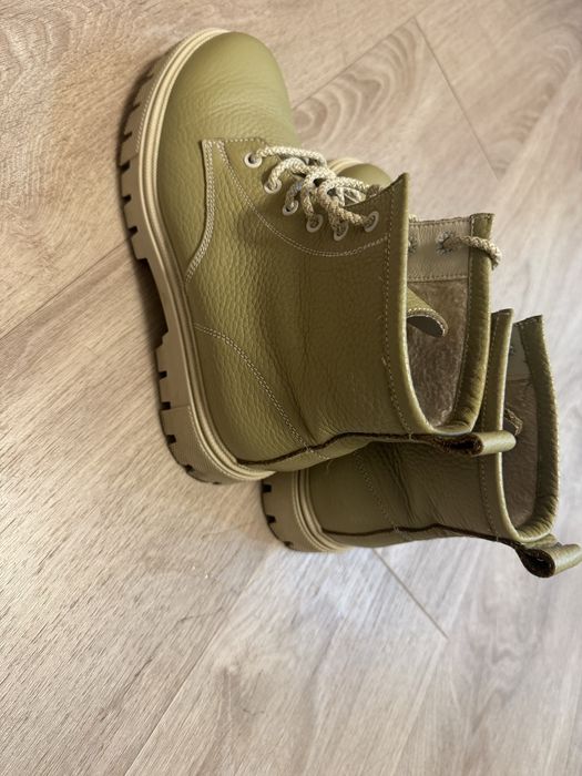 демісезонні шкіряні ботинки 38р