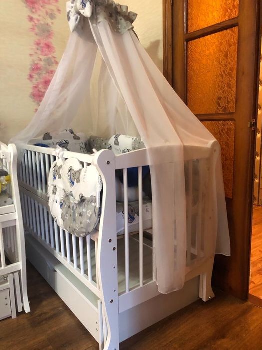 Ліжко для немовлят