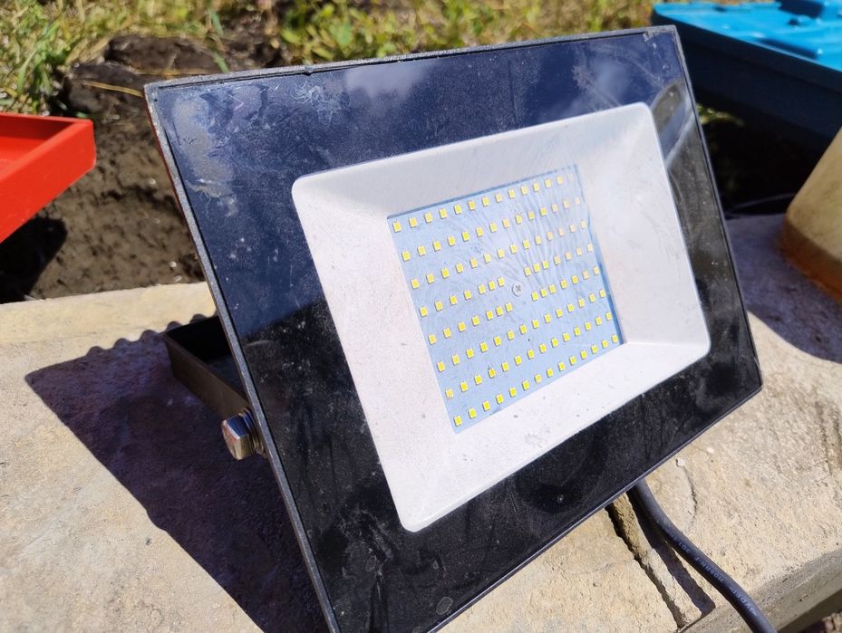 Naświetlacz halogen LED 100W 800lm