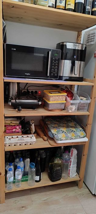 Estante de madeira de Pinho: 89 x 50 x 179 cm