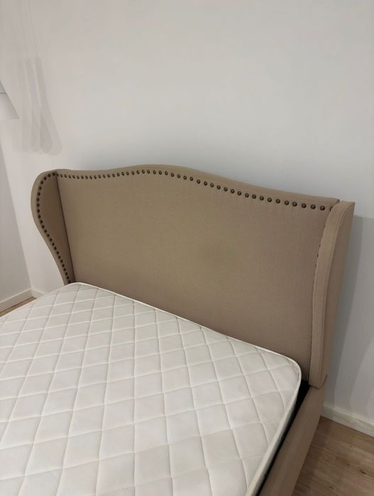 Cama de casal + Colchão (140x200)