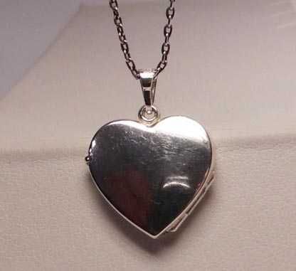 Srebrna zawieszka sekretnik serce