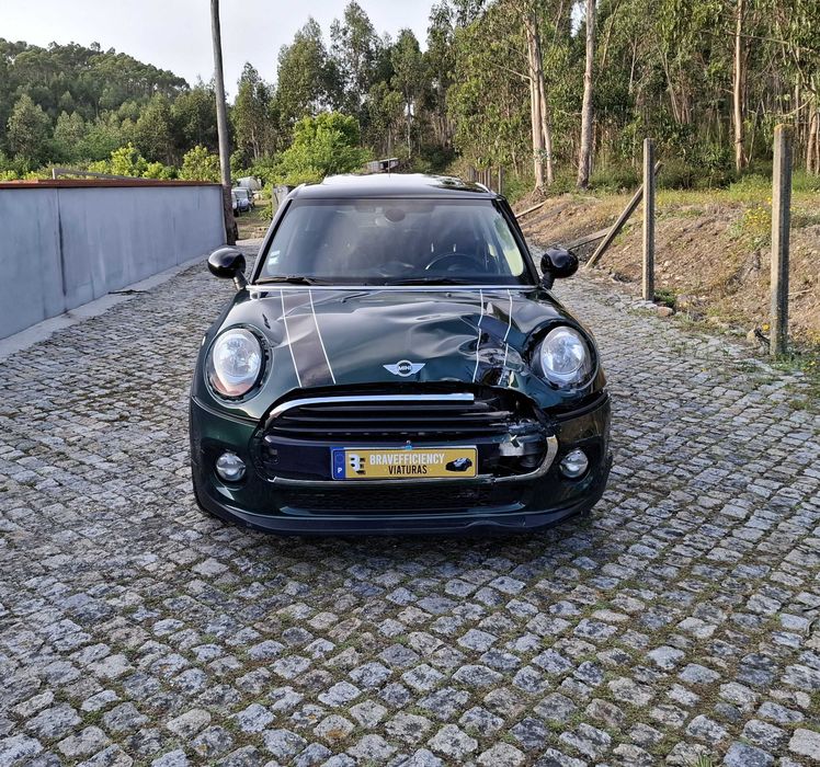 MINI 5 Portas Cooper D Apenas 121 Mil kms de 2017