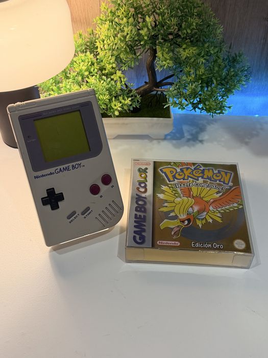 Gameboy DMG + Pokémon Gold Gameboy