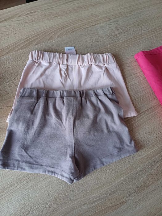 Krótkie spodenki rozmiar 12-18 msc