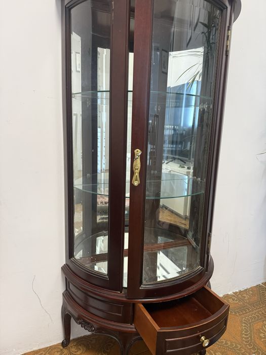 Vendo vitrine c/ gaveta